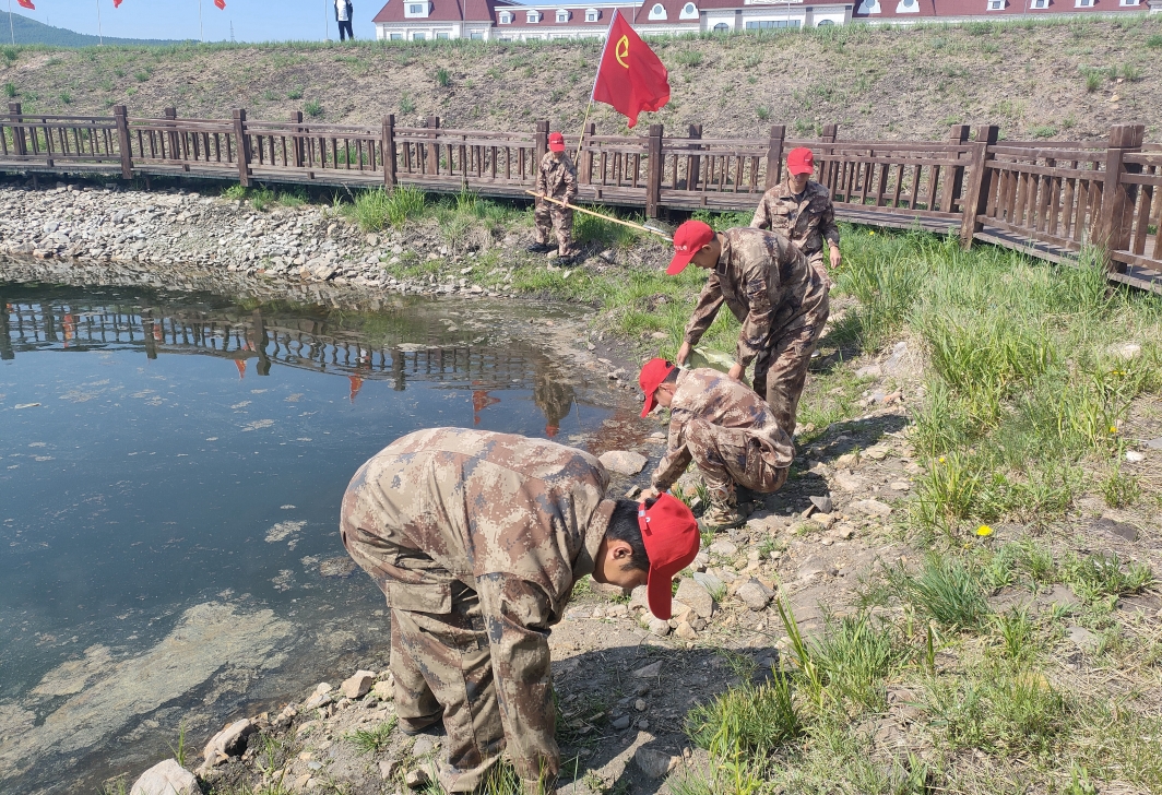 6.4應(yīng)急事務(wù)處團支部開展“‘河’我一起 守護美麗林區(qū)”志愿服務(wù)活動 (1).jpg 6.4應(yīng)急事務(wù)處團支部開展“‘河’我一起 守護美麗林區(qū)”志愿服務(wù)活動 (1).jpg